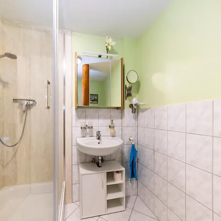 Budget In Grundshagen Mit Gartensitzplatz Appartement Klutz
